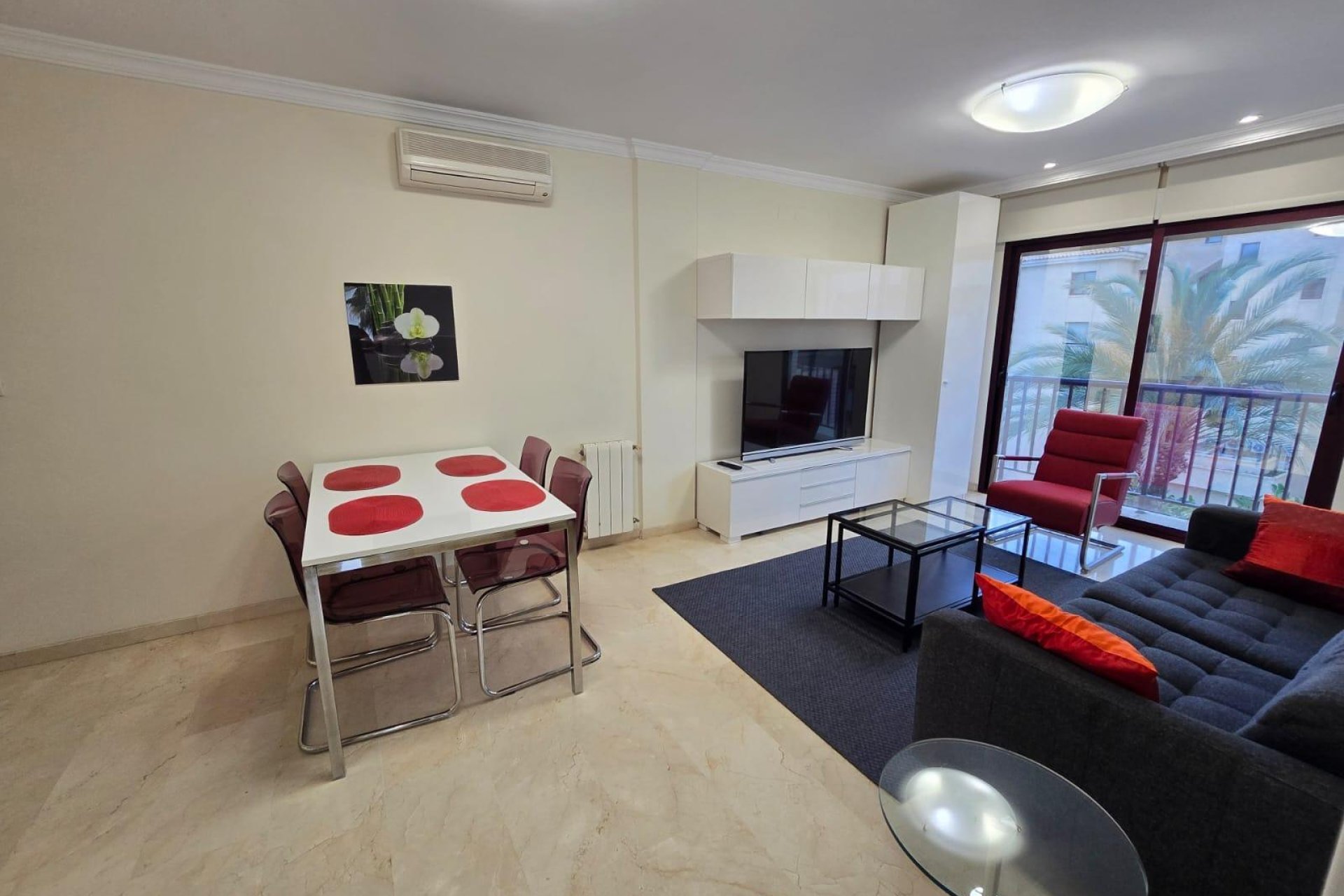Alquiler a largo plazo - Apartamento / piso -
Alfaz del Pi - Albir