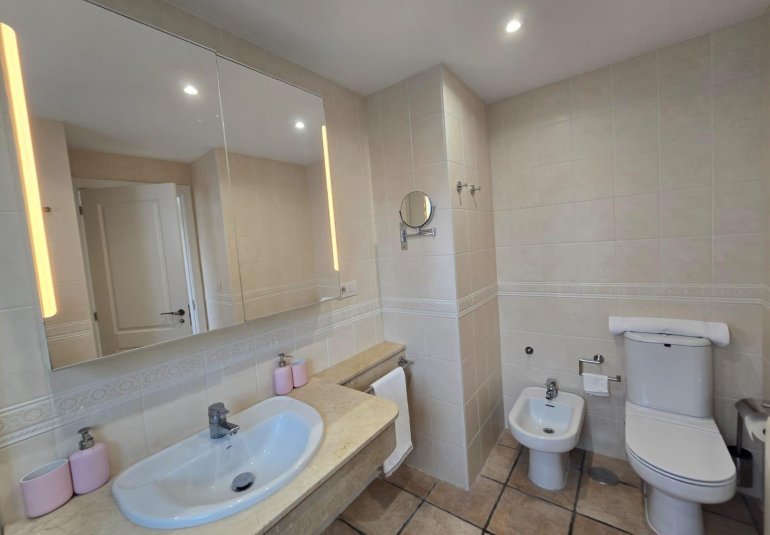 Alquiler a largo plazo - Apartamento / piso -
Alfaz del Pi - Albir