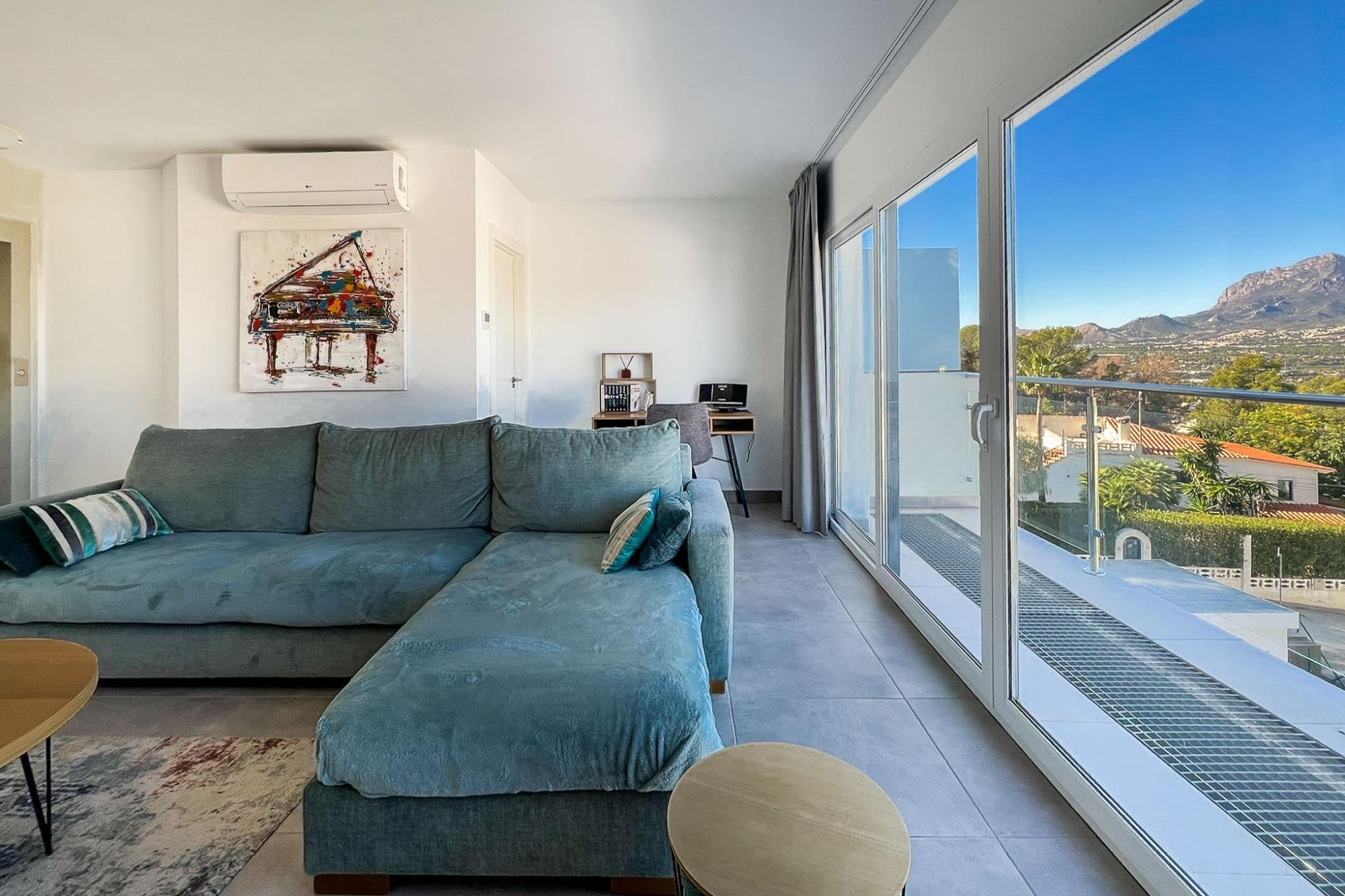 Herverkoop - Herenhuis -
Alfaz del Pi - Albir