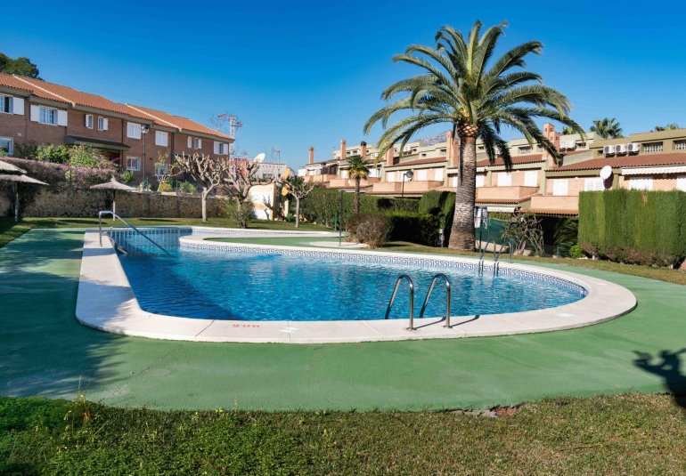 Herverkoop - Herenhuis -
Alfaz del Pi - Albir