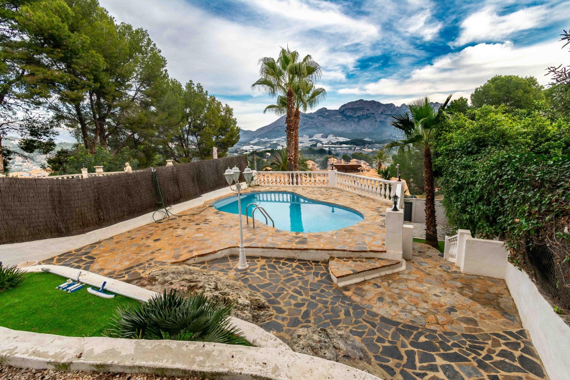 Herverkoop - Herenhuis -
La Nucía - La nucia