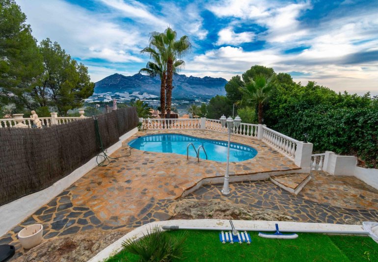 Herverkoop - Herenhuis -
La Nucía - La nucia