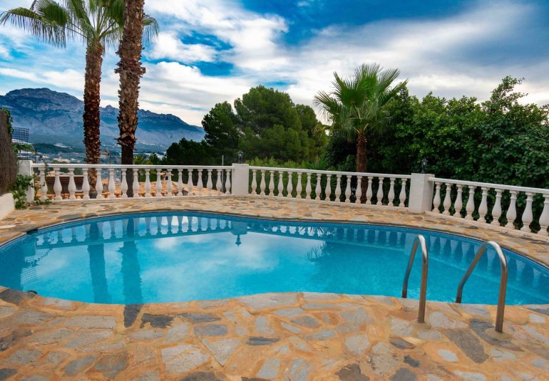 Herverkoop - Herenhuis -
La Nucía - La nucia