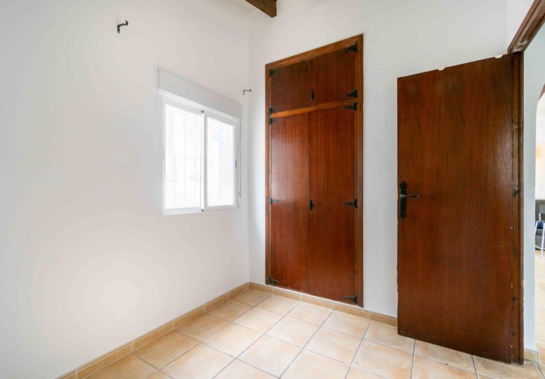 Herverkoop - Herenhuis -
La Nucía - La nucia