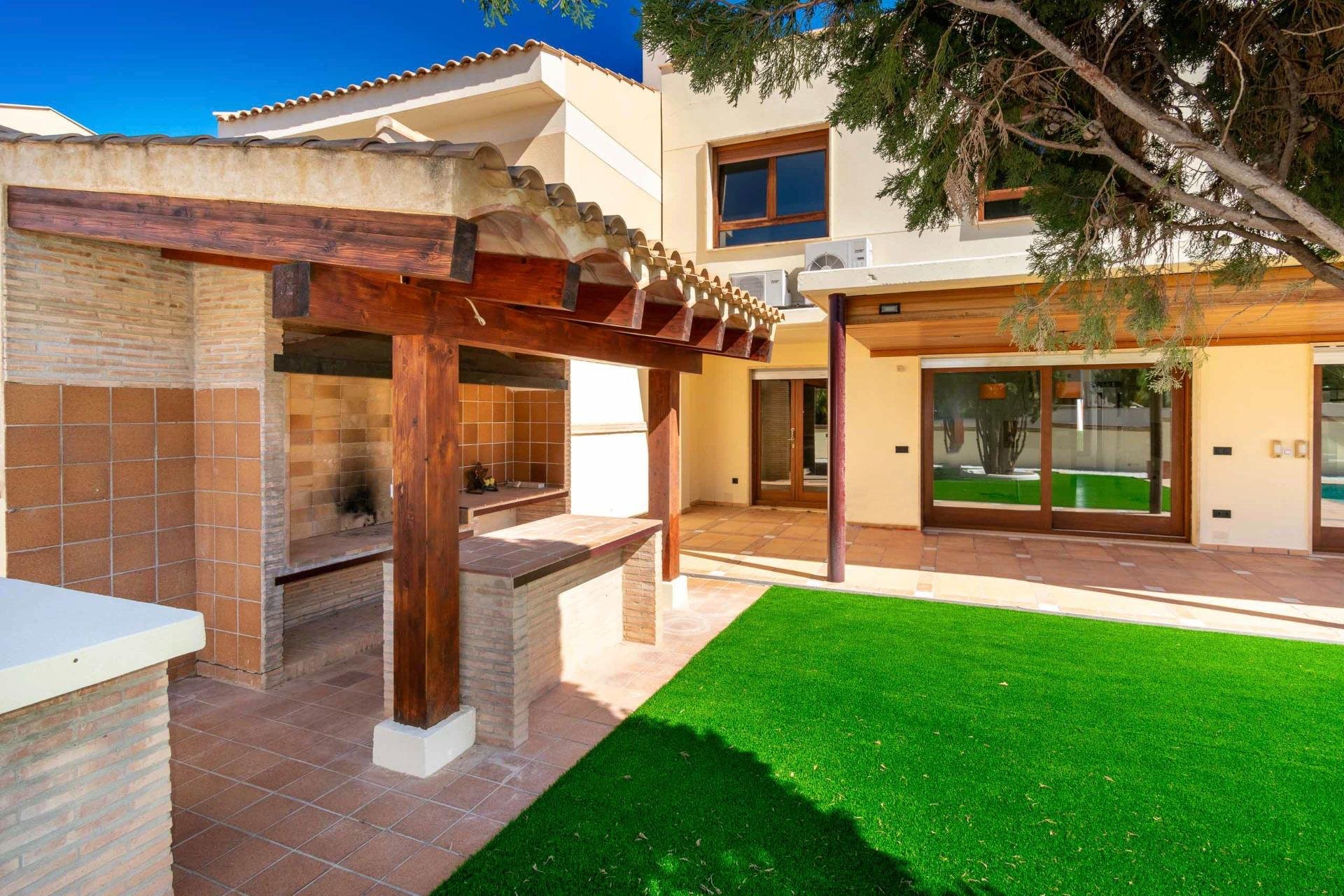 Herverkoop - Villa -
Alfaz del Pi - Albir