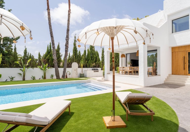 Herverkoop - Villa -
Altea - Urbanizaciones