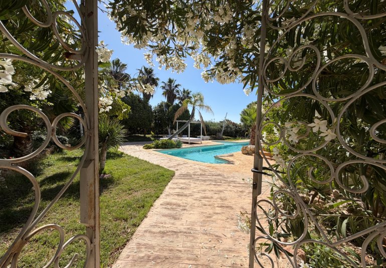 Herverkoop - Villa -
Elche - Carrús Oeste