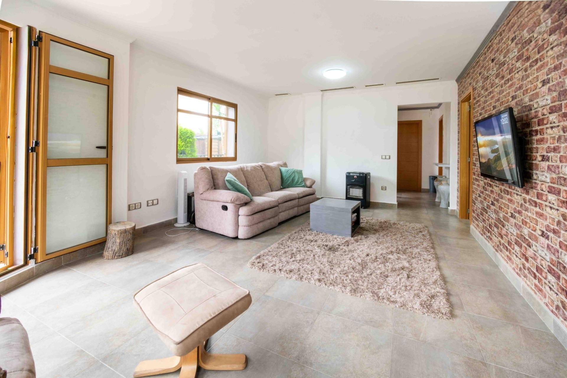 Herverkoop - Villa -
Finestrat