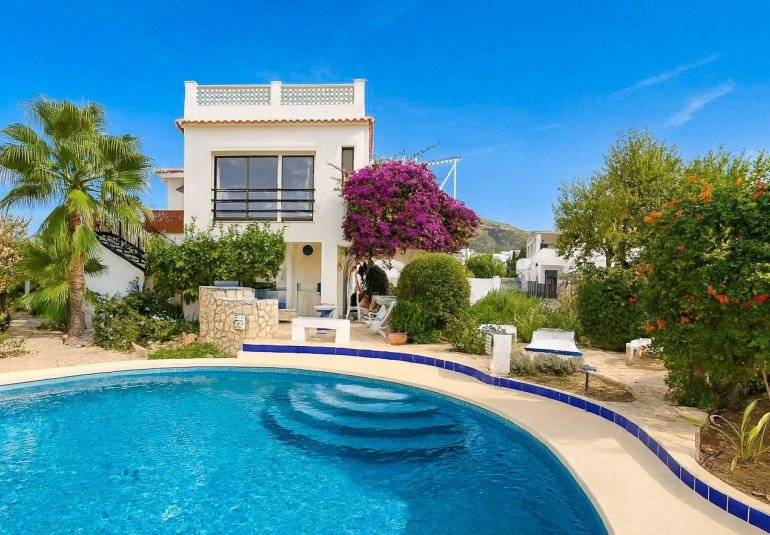 Herverkoop - Villa / Halfvrijstaand -
Alfaz del Pi - Albir