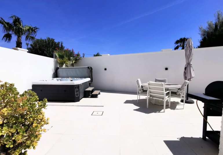 Herverkoop - Villa -
La Nucía - La nucia