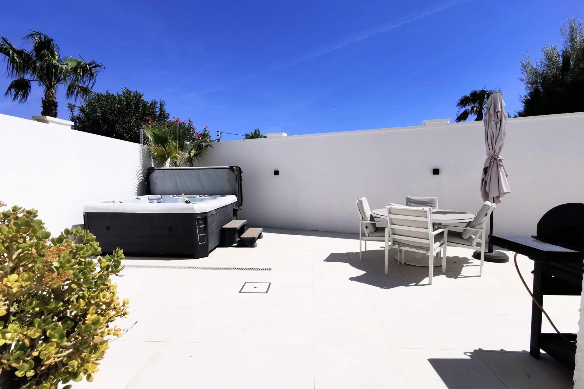 Herverkoop - Villa -
La Nucía - La nucia