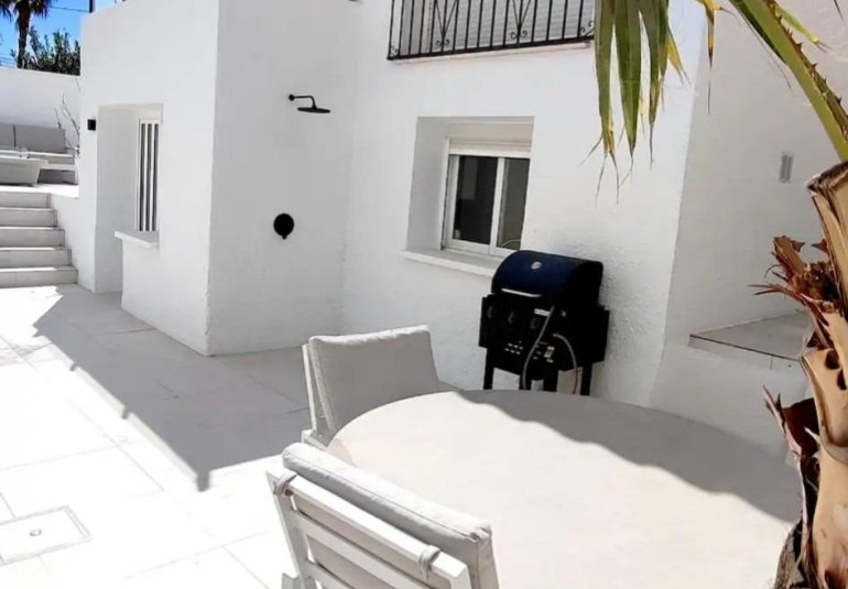 Herverkoop - Villa -
La Nucía - La nucia