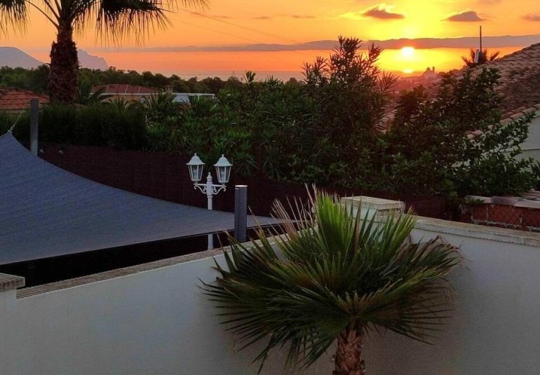 Herverkoop - Villa -
La Nucía - La nucia