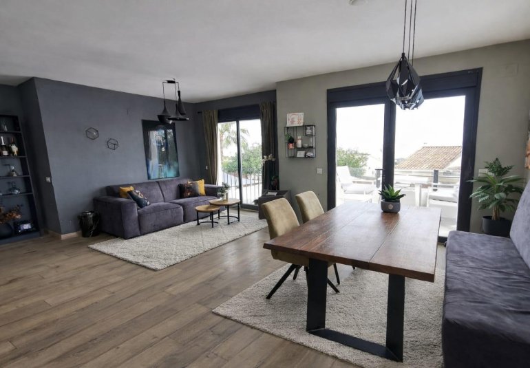 Herverkoop - Villa -
La Nucía - La nucia