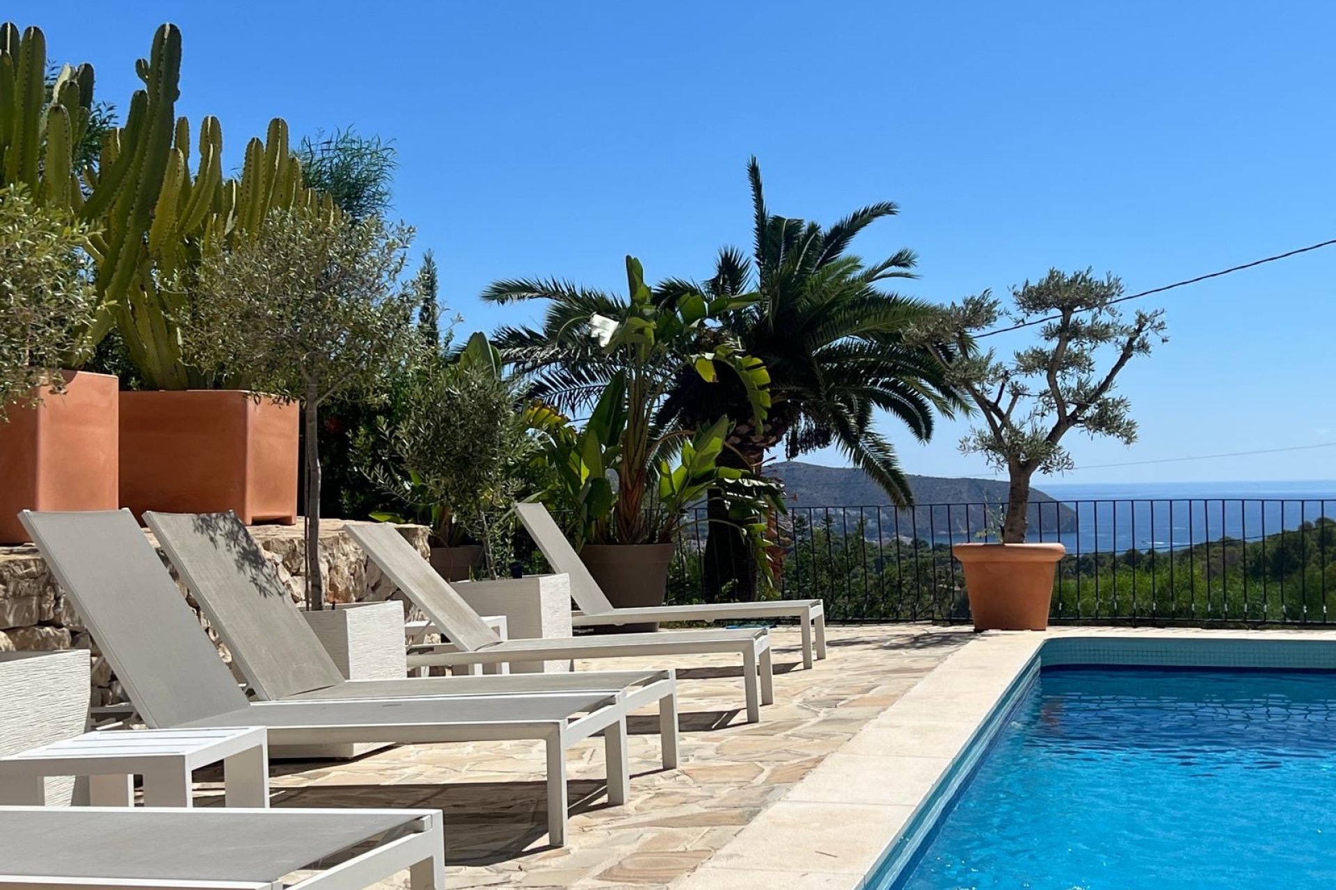 Herverkoop - Villa -
Moraira - Benimeit