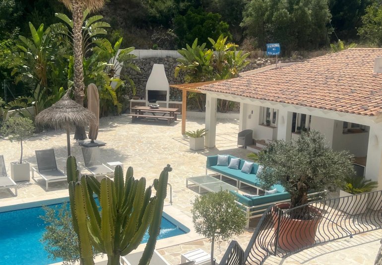 Herverkoop - Villa -
Moraira - Benimeit