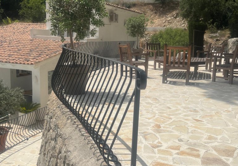 Herverkoop - Villa -
Moraira - Benimeit