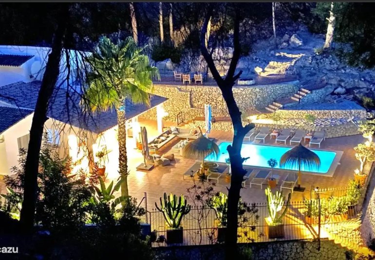 Herverkoop - Villa -
Moraira - Benimeit