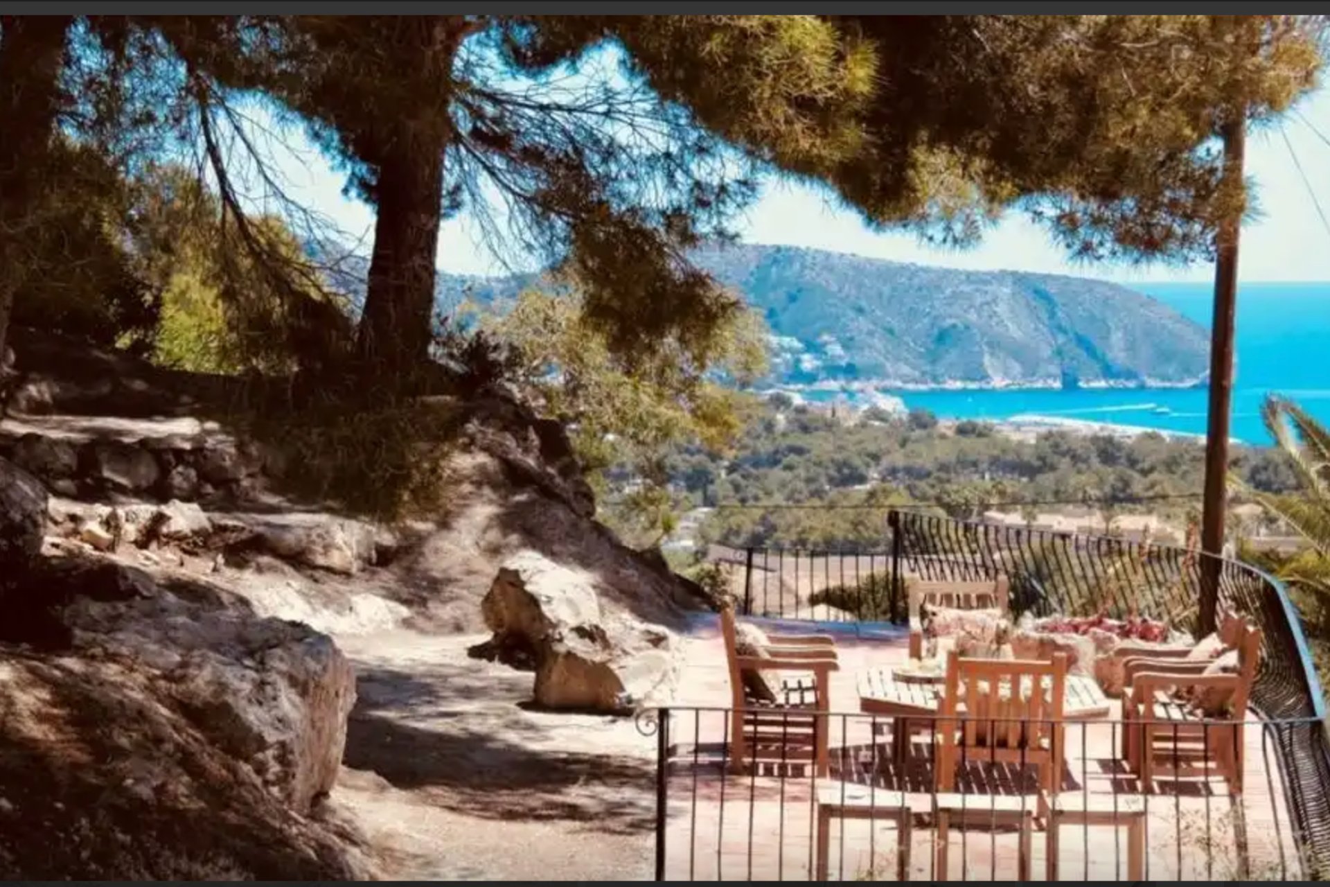 Herverkoop - Villa -
Moraira - Benimeit