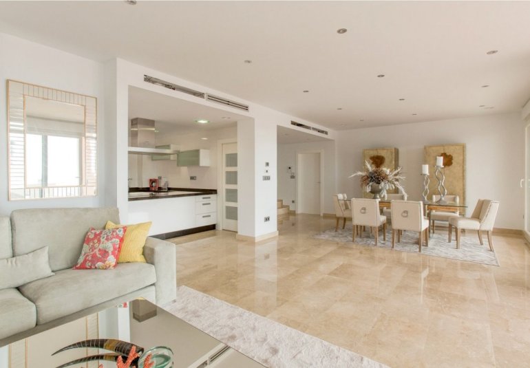 Herverkoop - Villa -
Moraira
