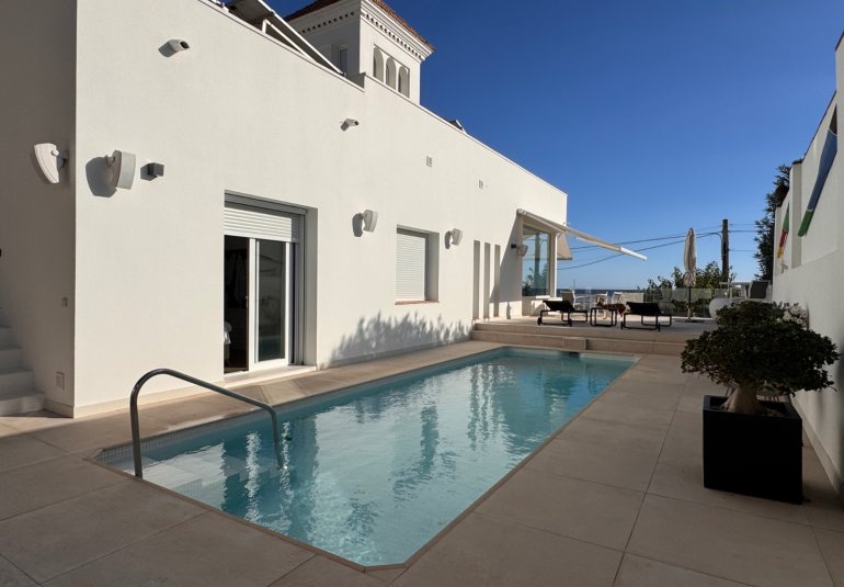 Herverkoop - Villa -
Moraira