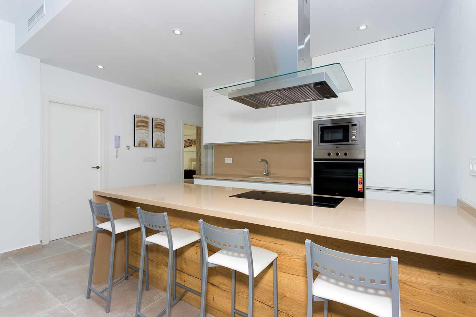 Neue Gebäude - detached -
Daya Nueva