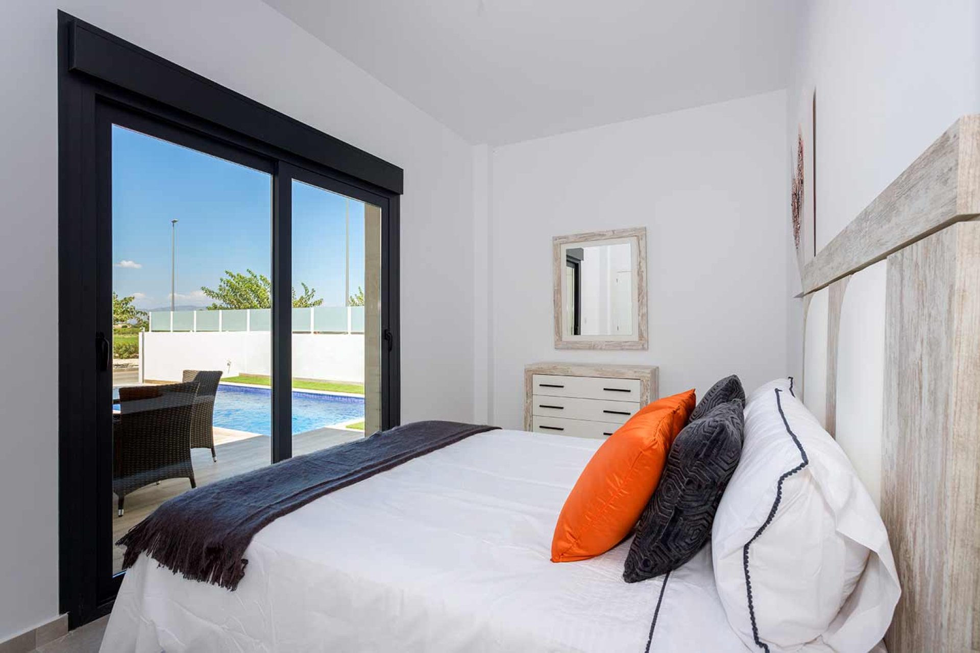 Neue Gebäude - detached -
Daya Nueva