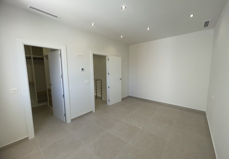 Neue Gebäude - detached -
Heredades