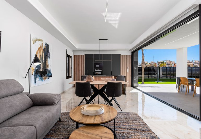 Neue Gebäude - detached -
La Finca Golf