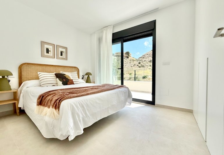 Neue Gebäude - high-bungalow -
Cox