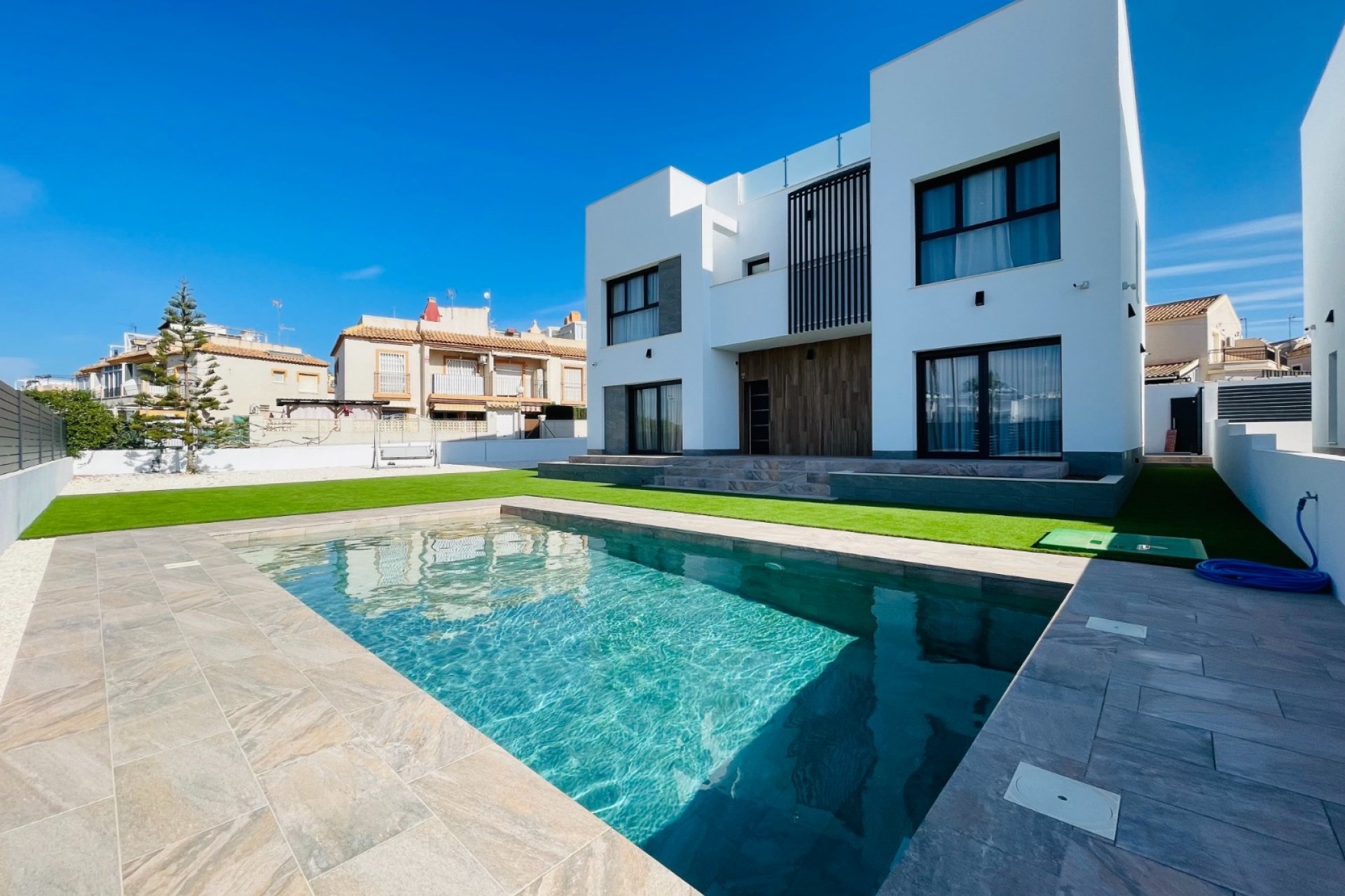 Neue Gebäude - Stadthaus -
Torrevieja