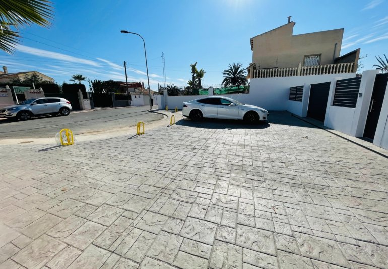 Neue Gebäude - Stadthaus -
Torrevieja