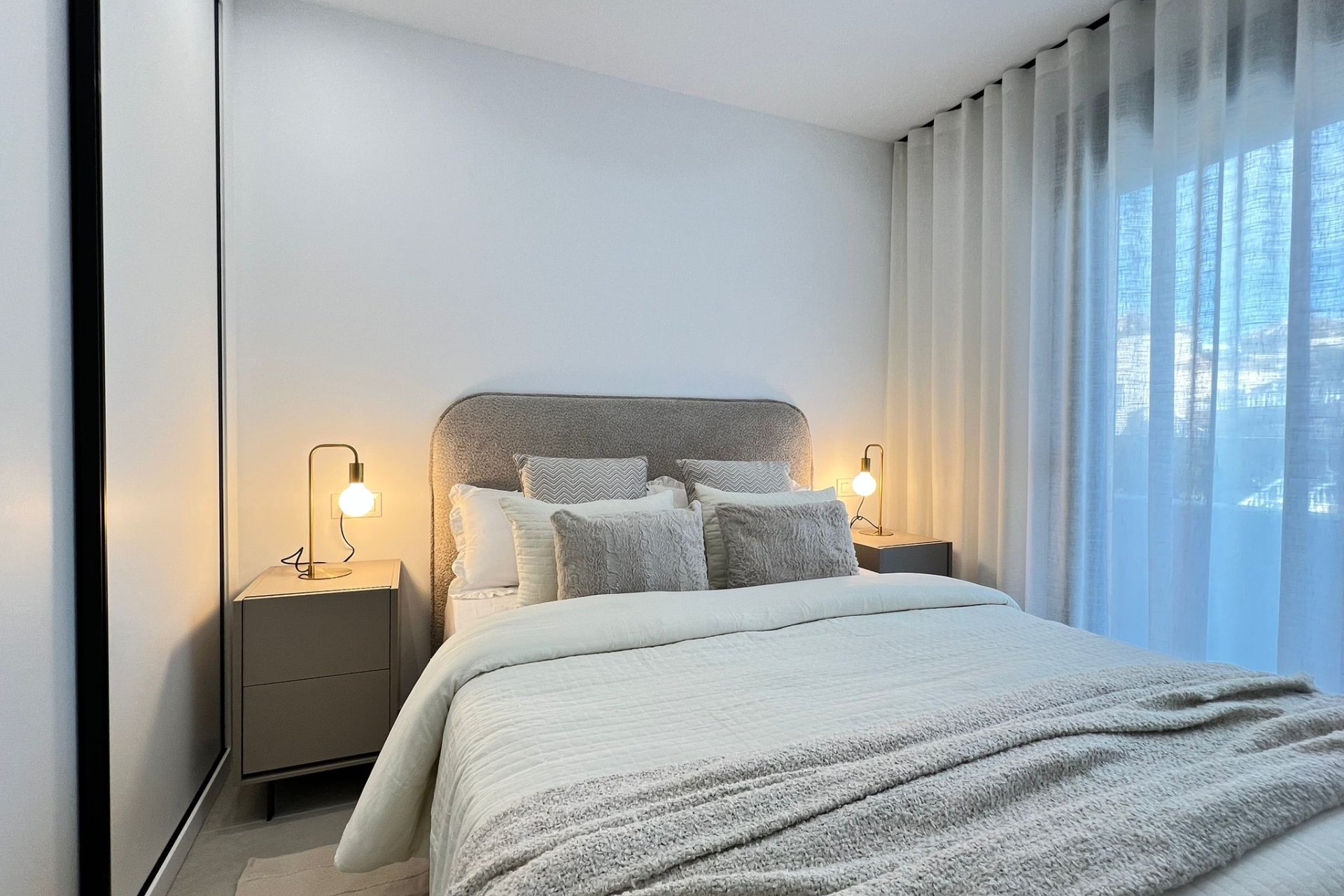 Neue Gebäude - terraced -
Benferri