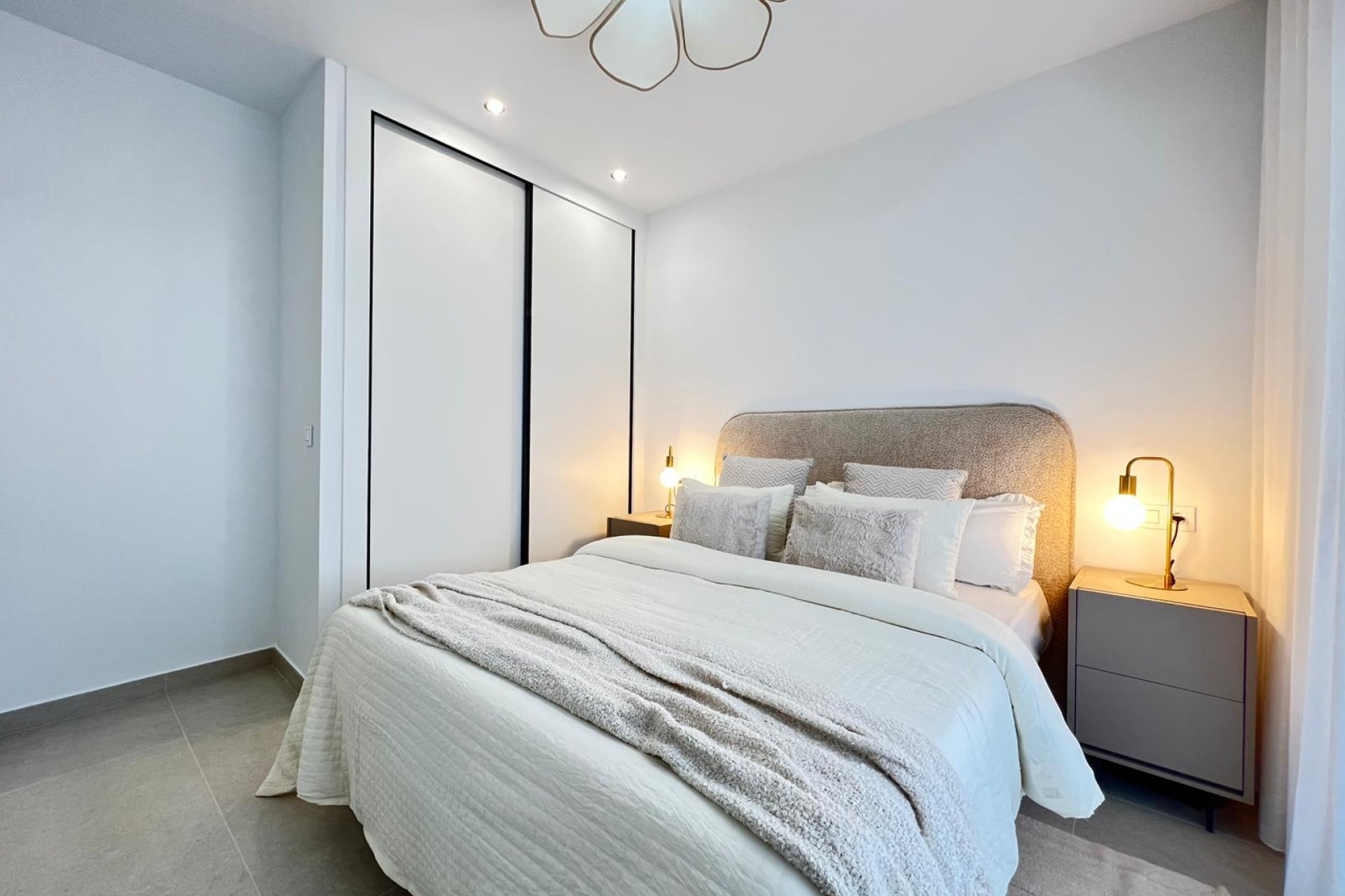 Neue Gebäude - terraced -
Benferri