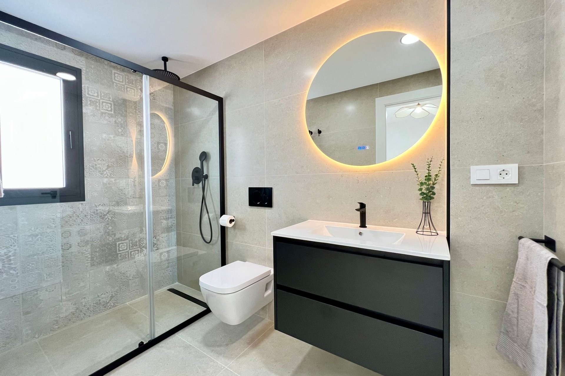 Neue Gebäude - terraced -
Benferri