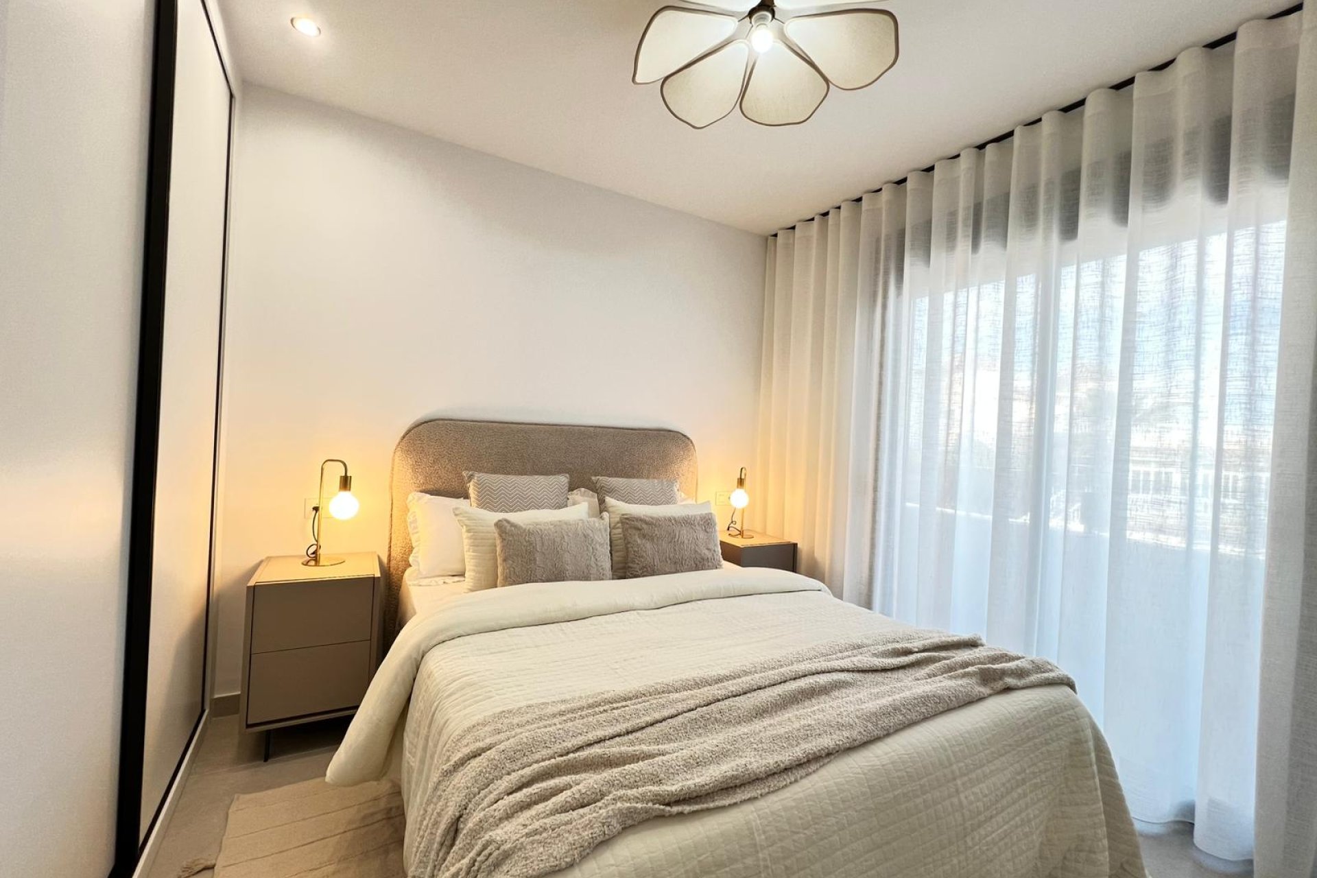 Neue Gebäude - terraced -
Benferri