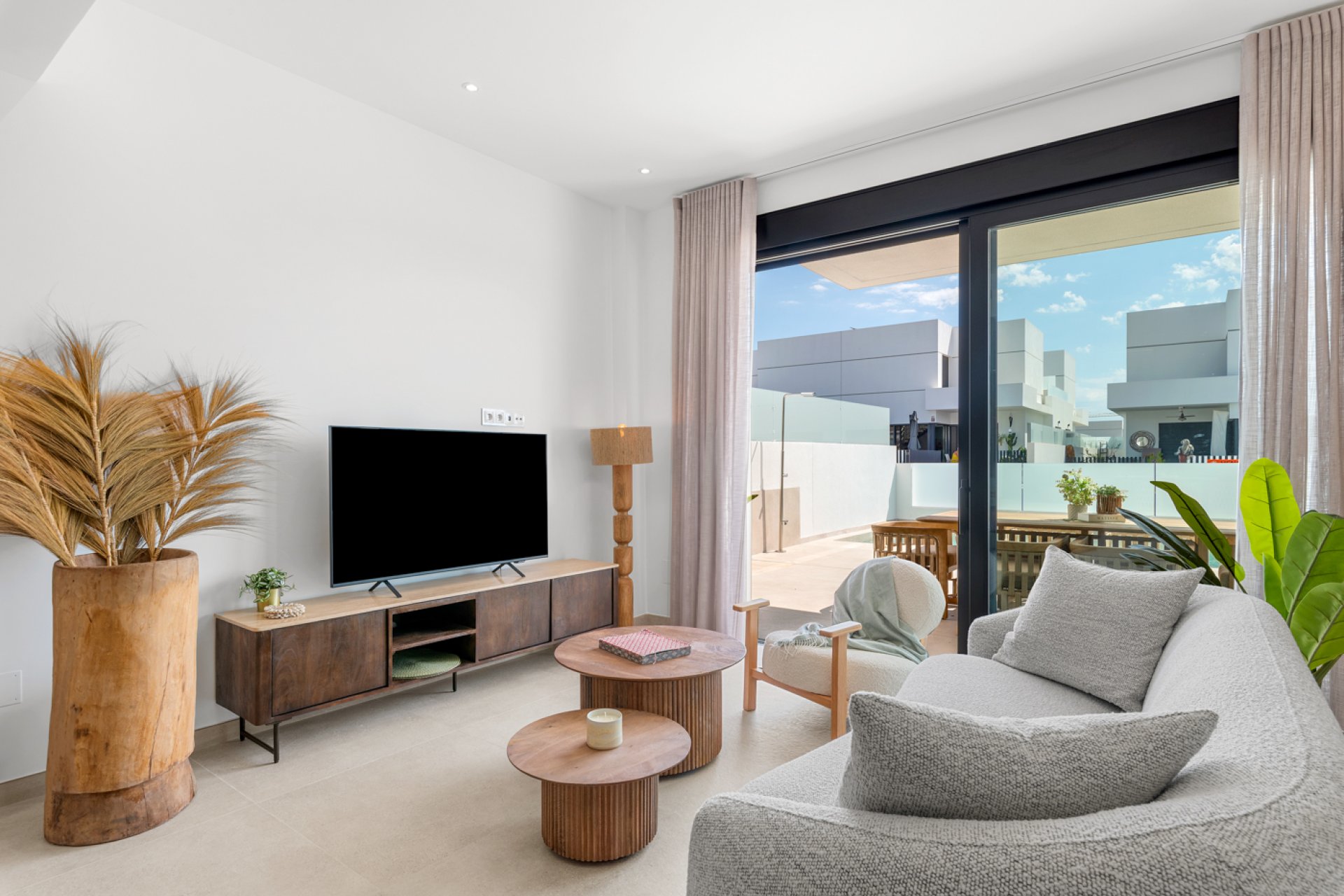 Neue Gebäude - terraced -
Dolores