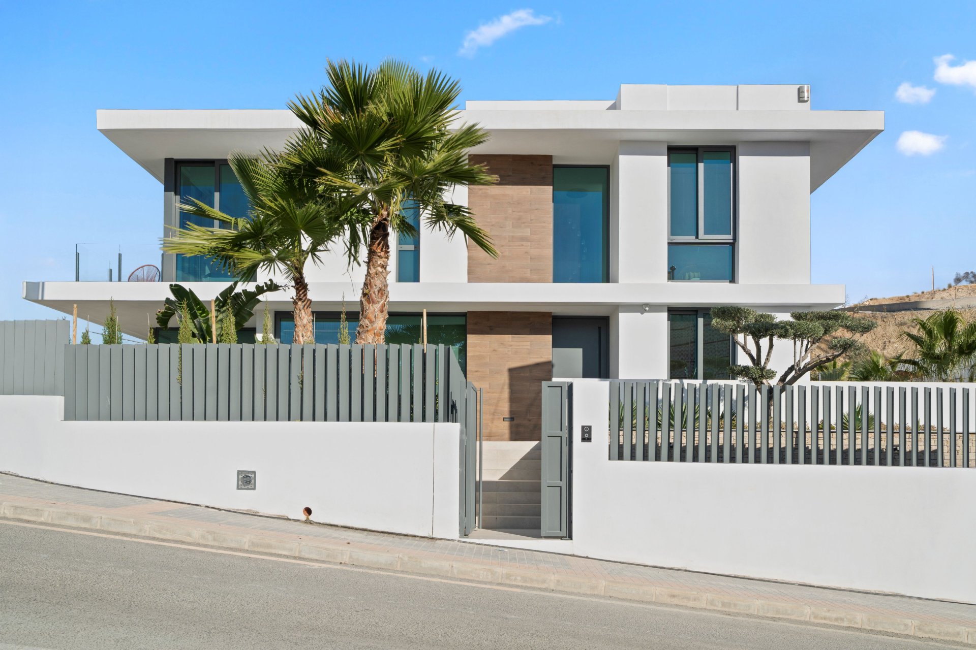 Neue Gebäude - Villa -
Benidorm