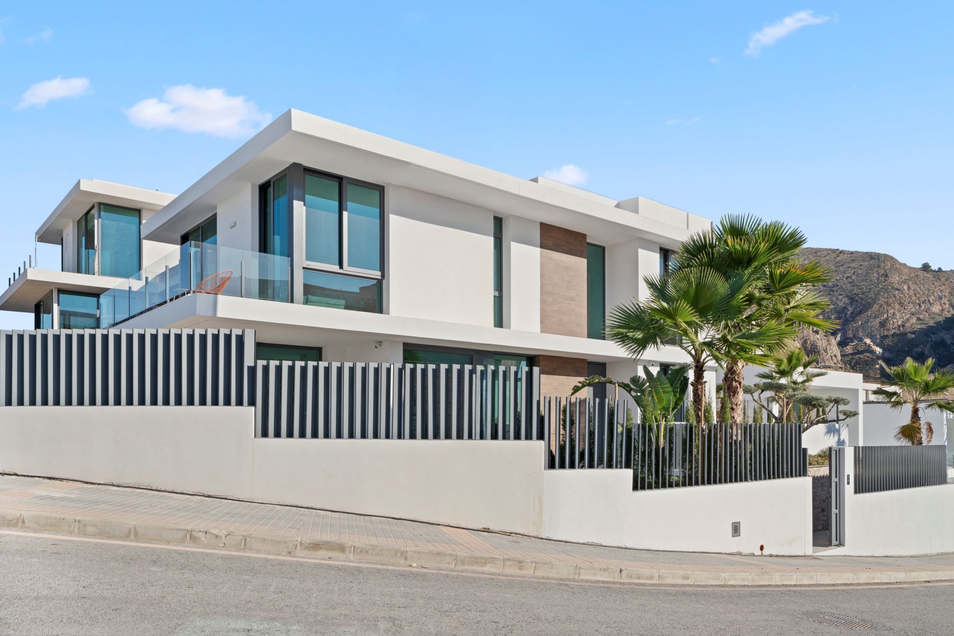 Neue Gebäude - Villa -
Benidorm