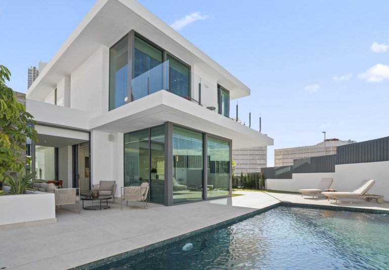 Neue Gebäude - Villa -
Benidorm