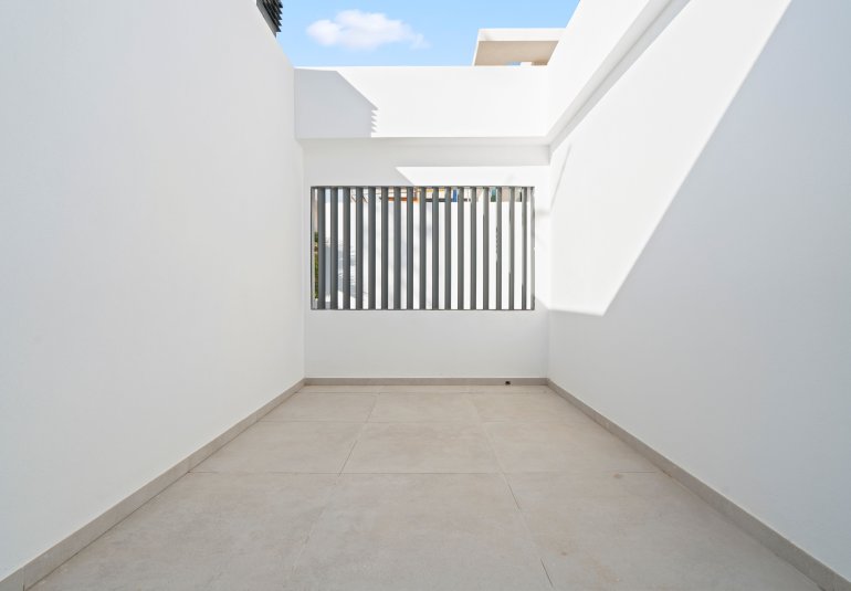 Neue Gebäude - Villa -
Benidorm