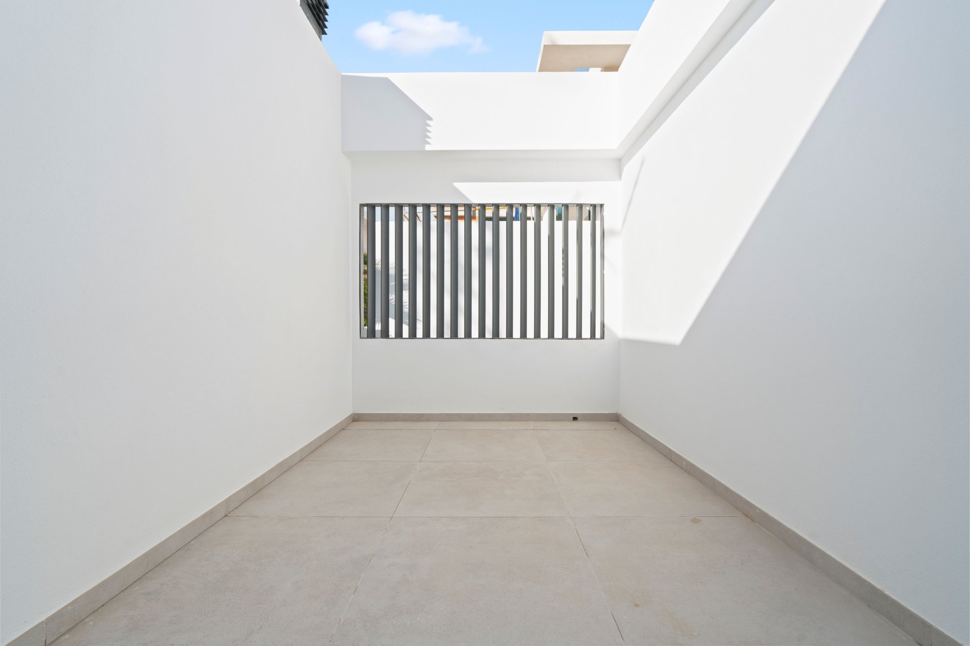 Neue Gebäude - Villa -
Benidorm
