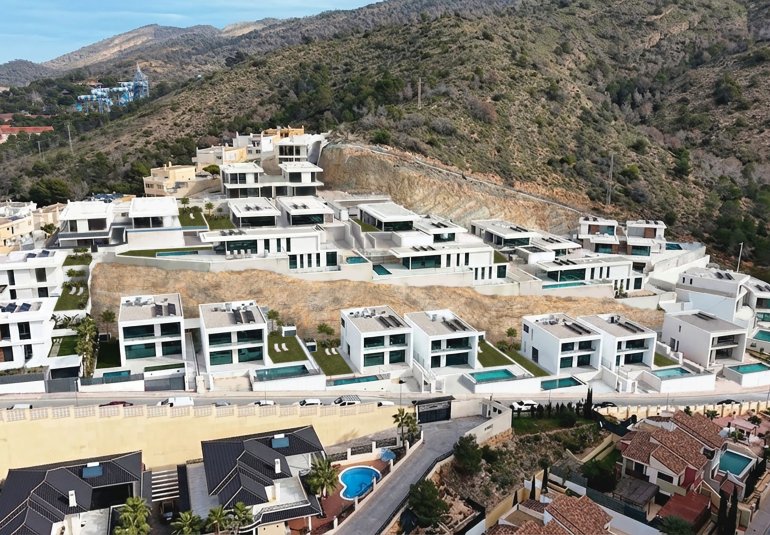 Neue Gebäude - Villa -
Benidorm