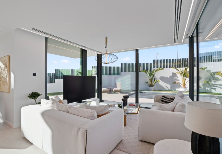 Neue Gebäude - Villa -
Benidorm