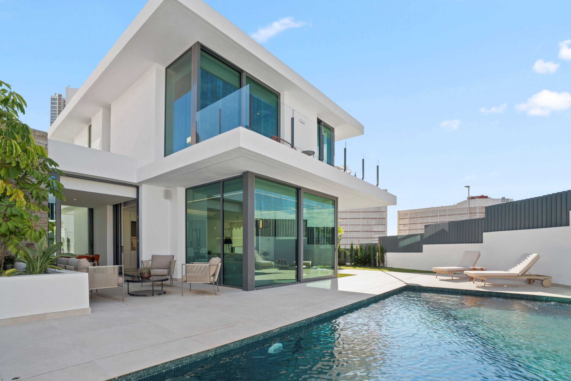 Neue Gebäude - Villa -
Benidorm