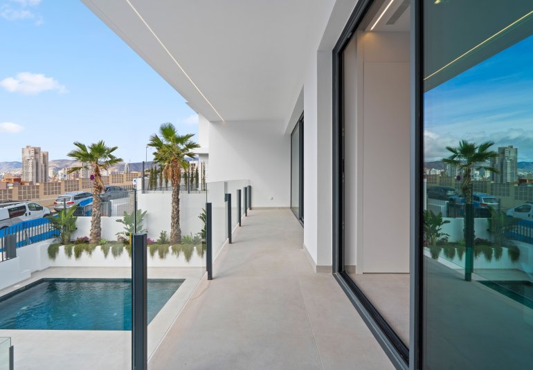 Neue Gebäude - Villa -
Benidorm