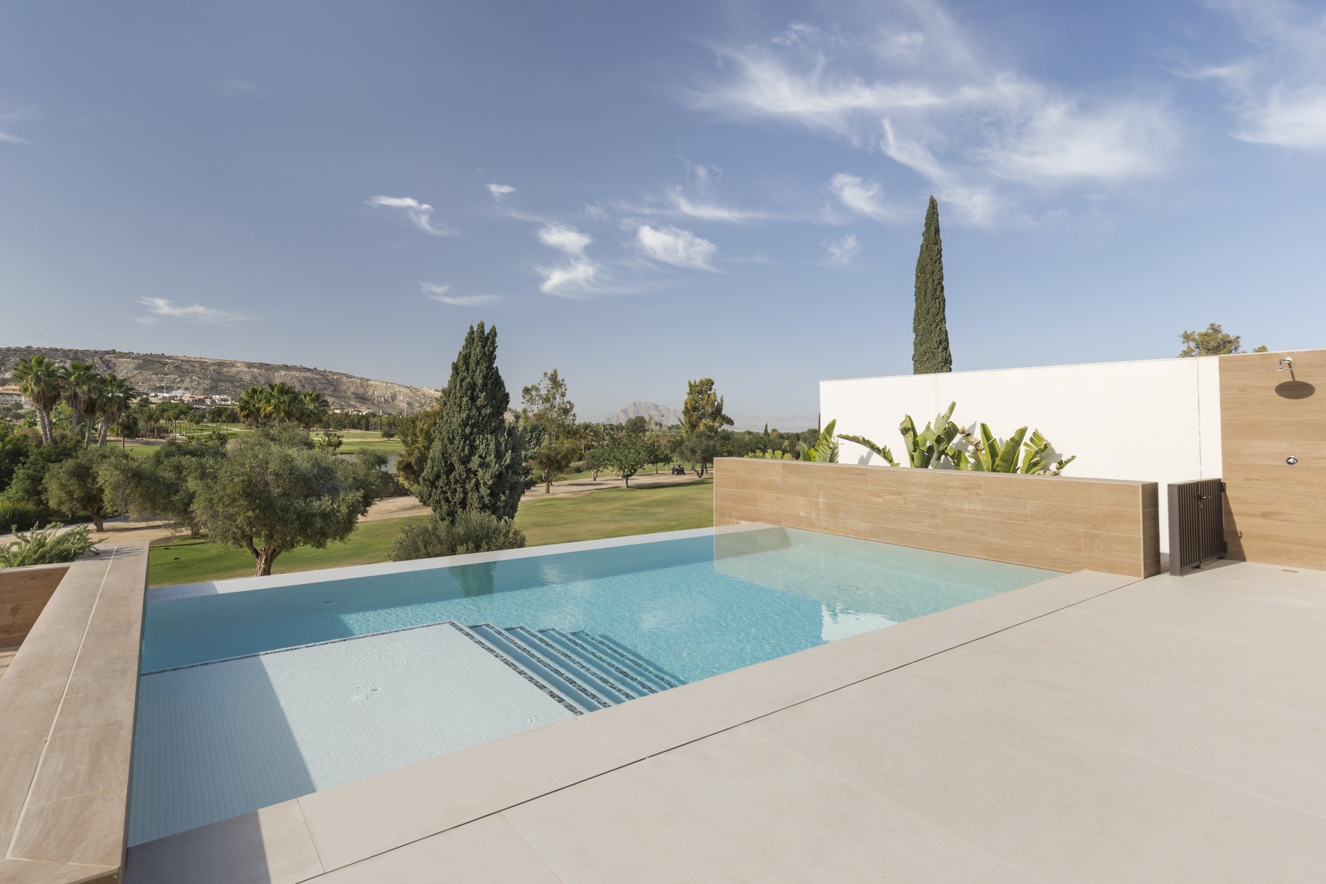 Neue Gebäude - Villa -
La Finca Golf
