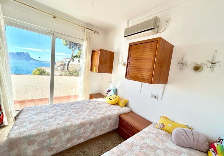 Neue Gebäude - Villa -
Moraira