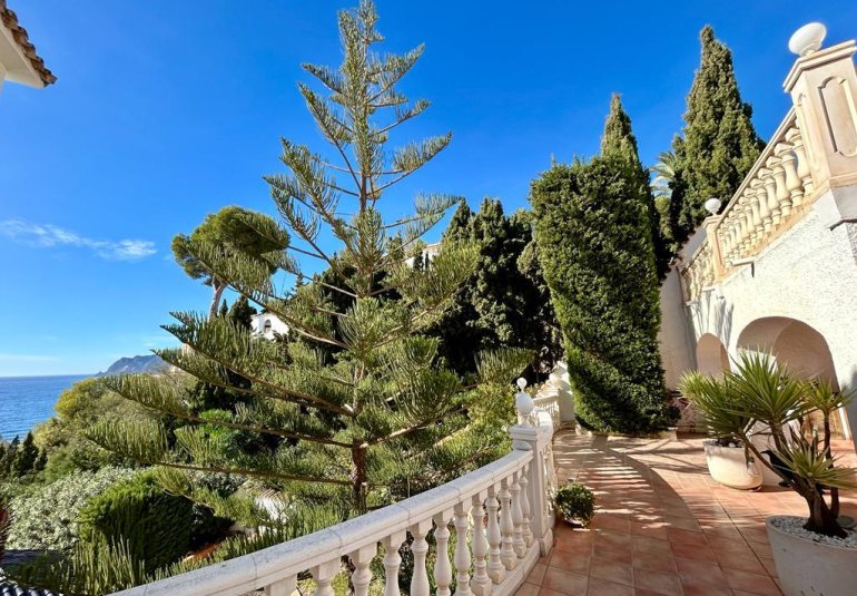 Neue Gebäude - Villa -
Moraira