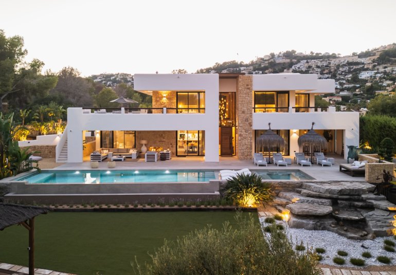 Neue Gebäude - Villa -
Moraira